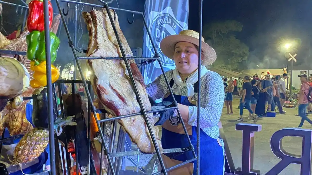 El jurado del certamen de asadoras estará encabezado por Alejandra Casas y Silvia Bresso, pioneras del arte del asado con mirada de mujer.