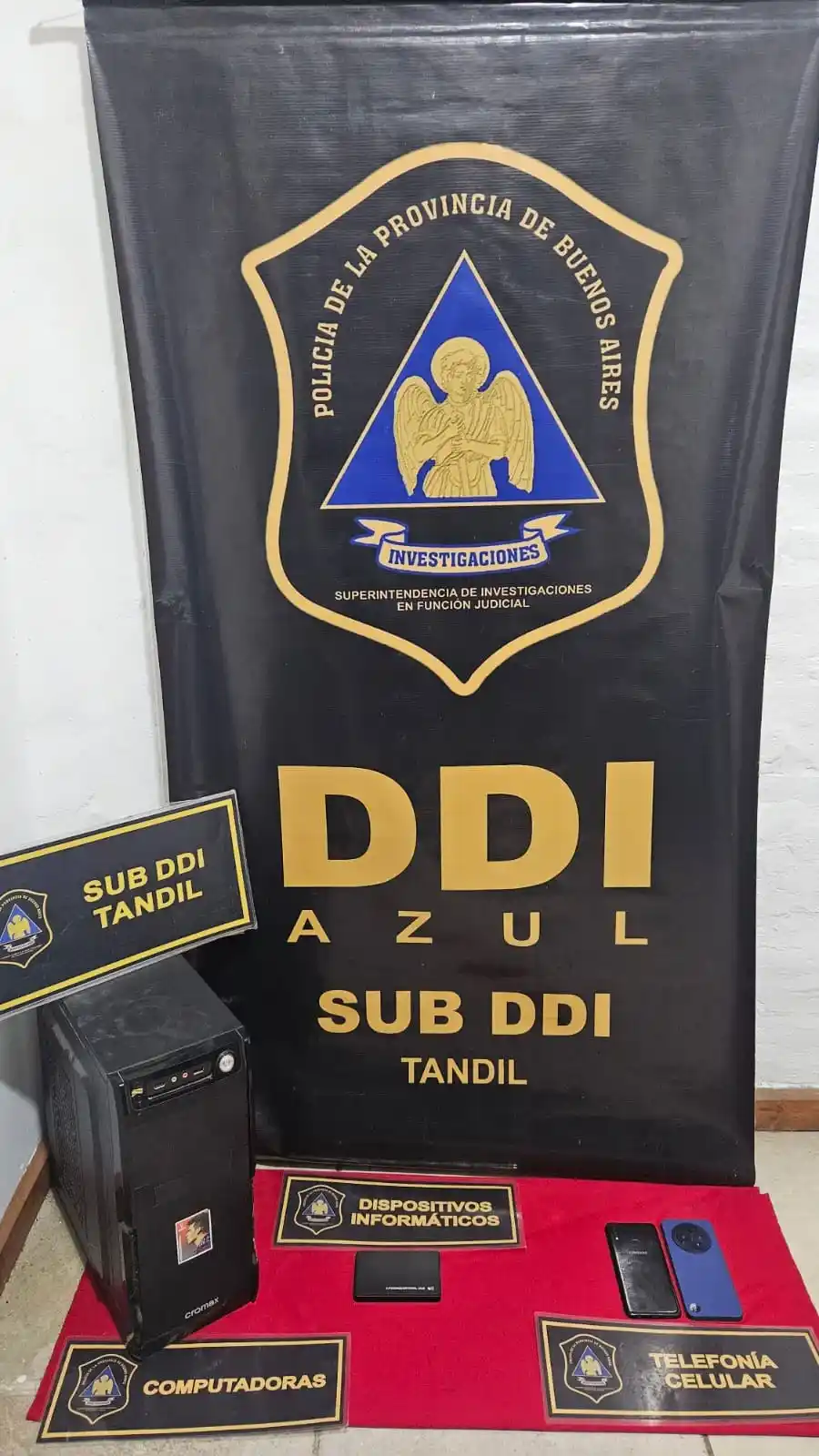 La policía logró secuestrar elementos de interés en un allanamiento por grooming.