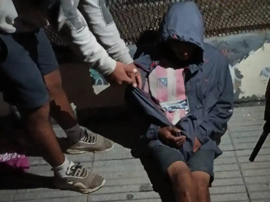 detenido piso calle robo campera tio pope policia gur