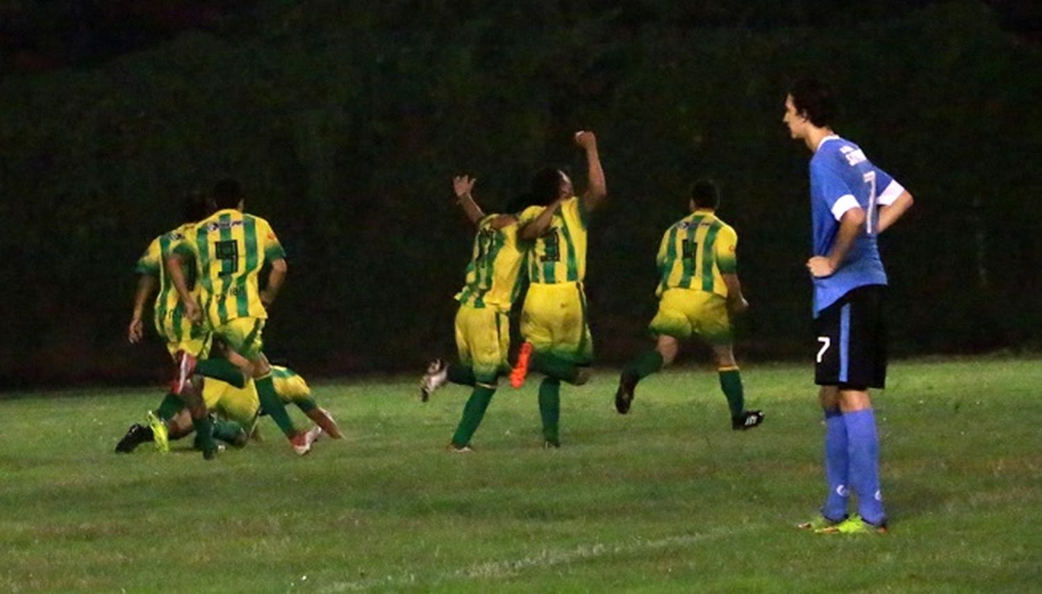 Sarmiento se quedó con el clásico ante Defensores en el inicio del torneo 
