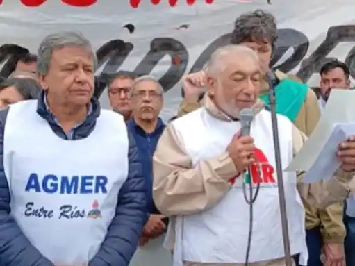 Movilización gremial frente a Casa de Gobierno en rechazo a la creación de la OSER