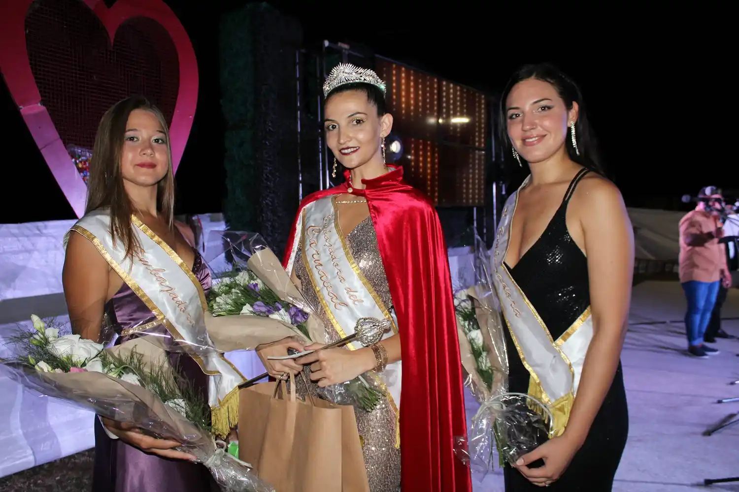 Nueva Embajadora del Carnaval 2024 en Hernández