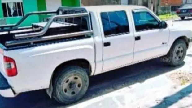 Roban una camioneta en avenida 2 casi Peatonal