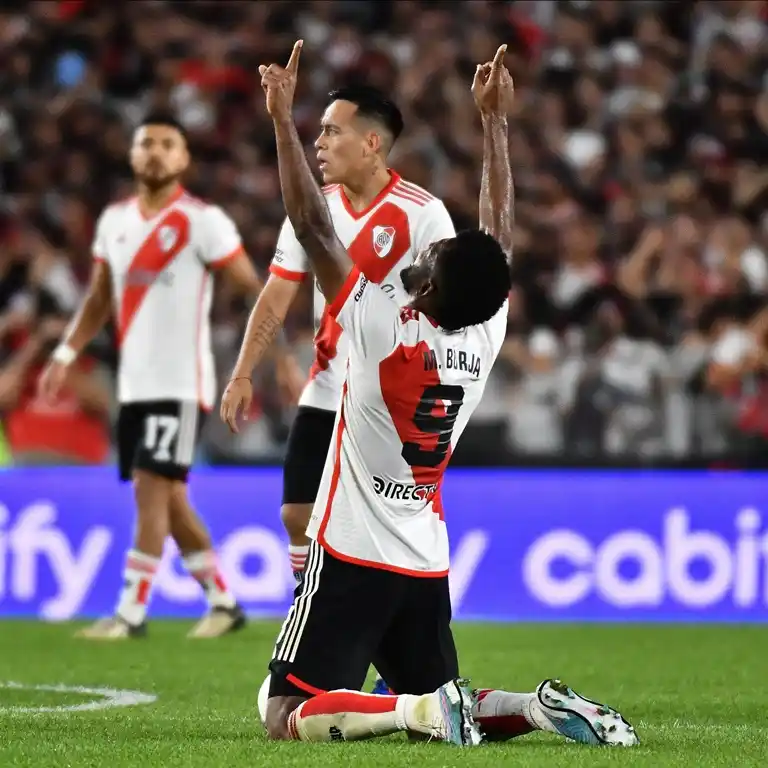 River sufrió, pero lo ganó con un doblete de Borja