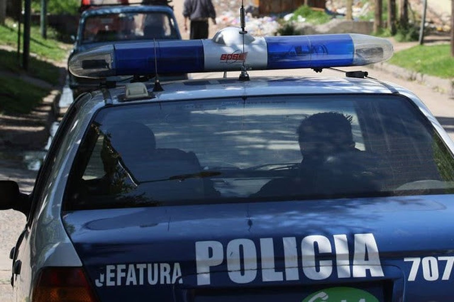 Un joven murió tras tirotearse con un policía que se resistió a un asalto