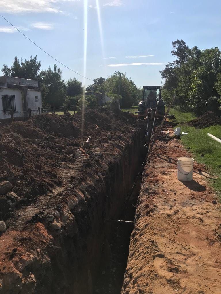 Amplían la red cloacal mientras aguardan por la construcción de más viviendas
