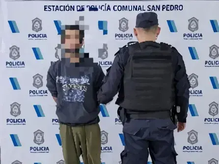 El agresor fue aprehendido y trasladado a la Comisaría.
