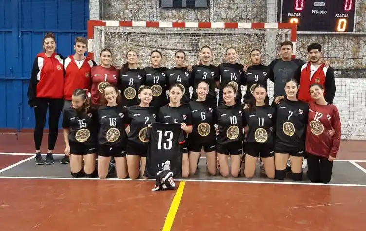 Las formación femenina de Defensa.