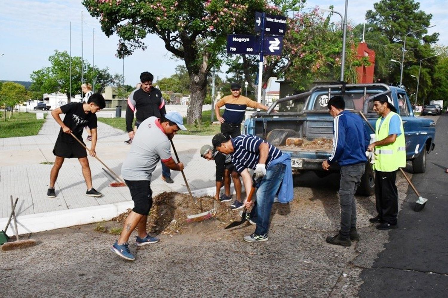 Cooperativas de higiene urbana realizan trabajos en distintos puntos de la ciudad