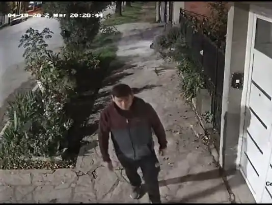 Encontraron a un ladrón en el interior de su casa