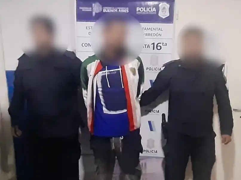 El imputado ingresó al interior del lugar con fines ilícitos y fue retenido por el propietario hasta la llegada del personal policial.