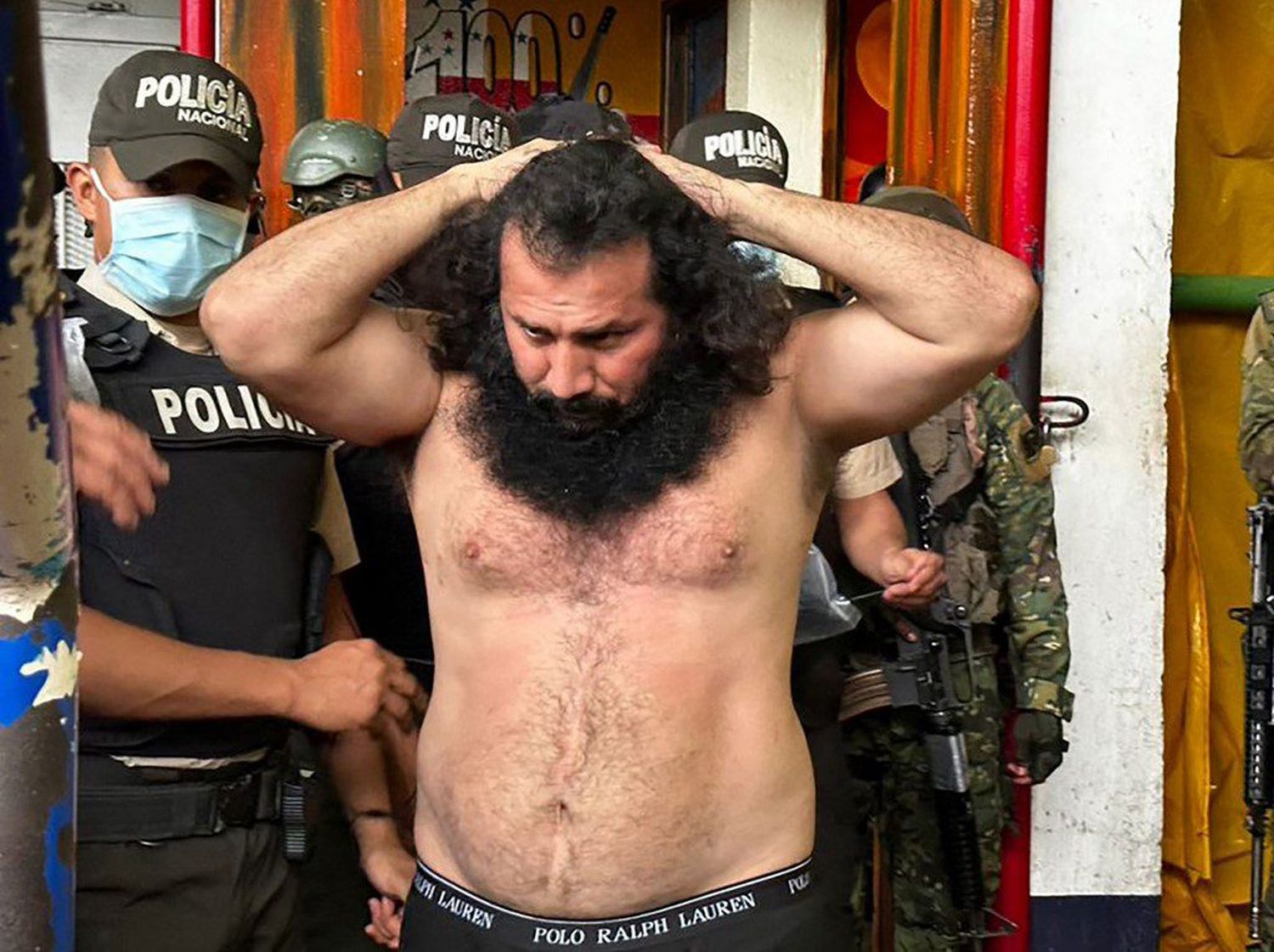 Bandas criminales secuestran a 4 policías en Ecuador, tras declaración del Estado de Excepción
