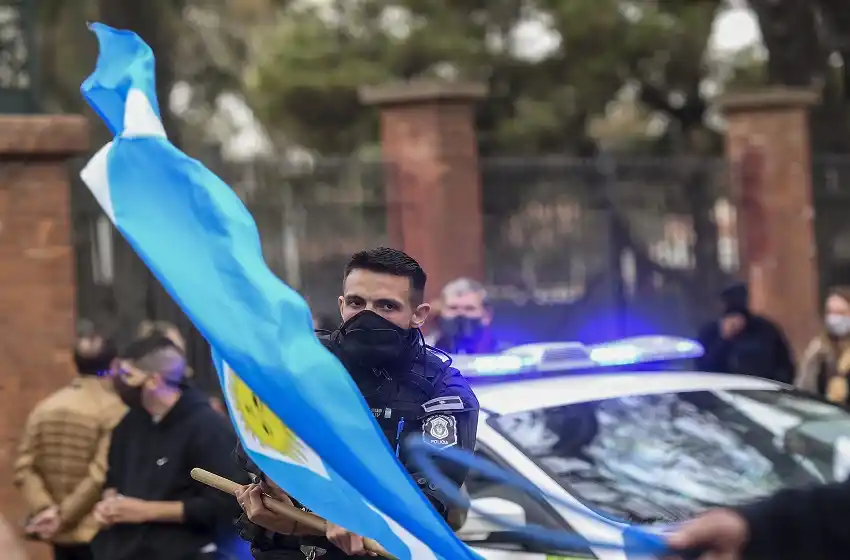 Diputados del Frente de Todos repudiaron la manifestación de la policía por el aumento salarial