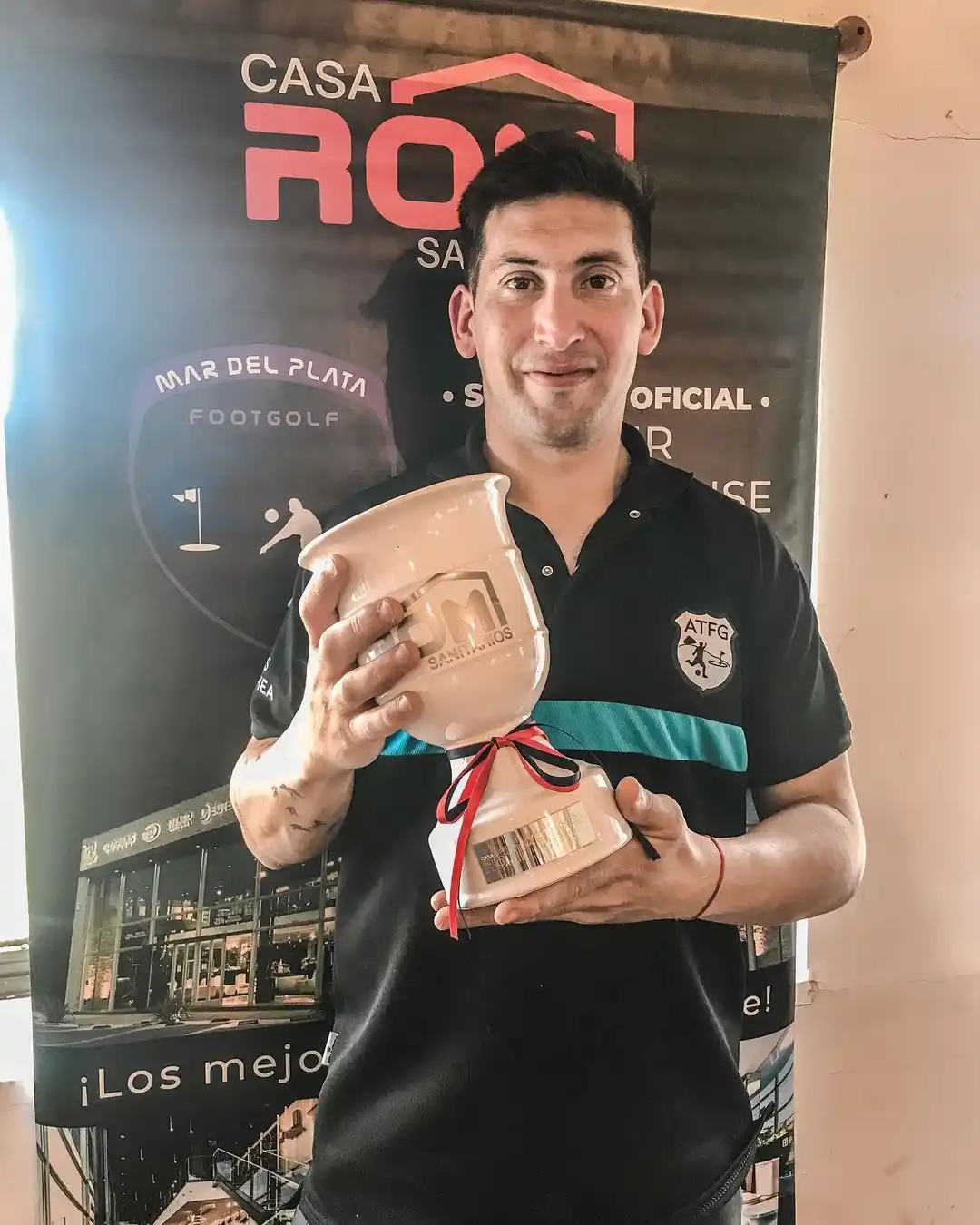 Olaechea, con el trofeo obtenido en La Serranita.