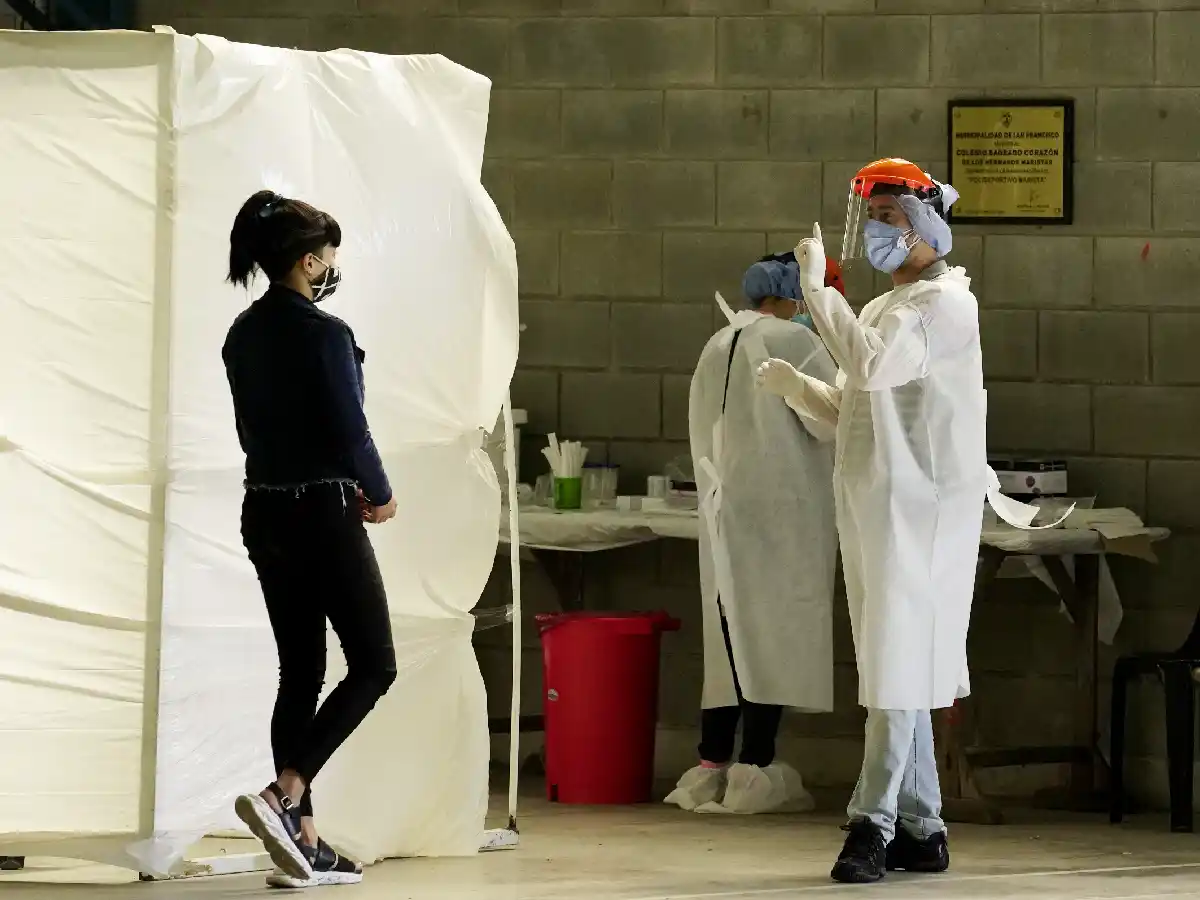 Hisoparon a más de 700 estudiantes con resultado negativo