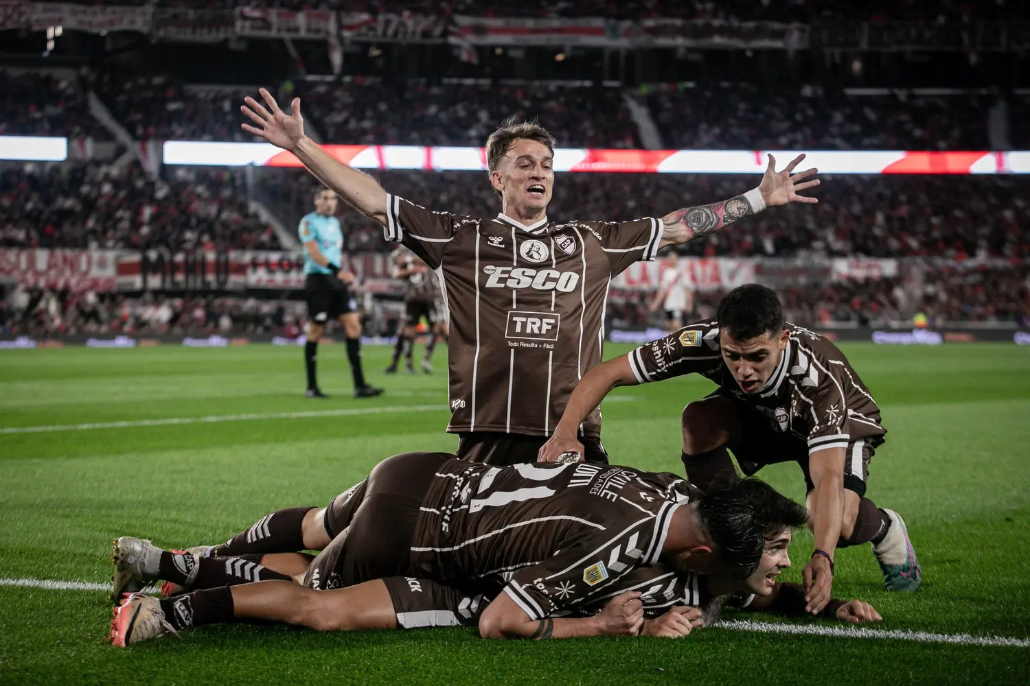 Histórico triunfo de Platense en el Monumental.
