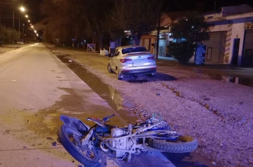 Motociclista alcoholizado chocó con un remis