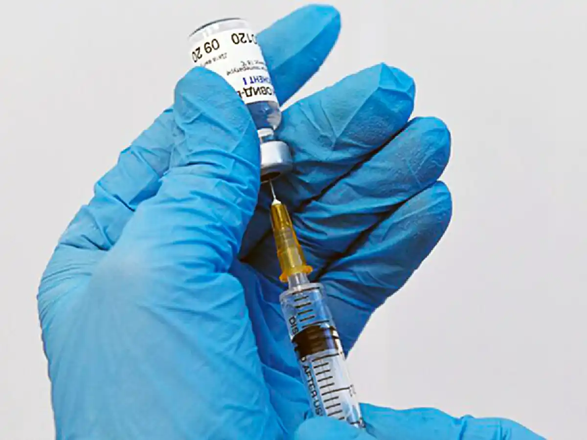 Los residentes del Hogar de Ancianos Carrá recibieron la vacuna contra el coronavirus  