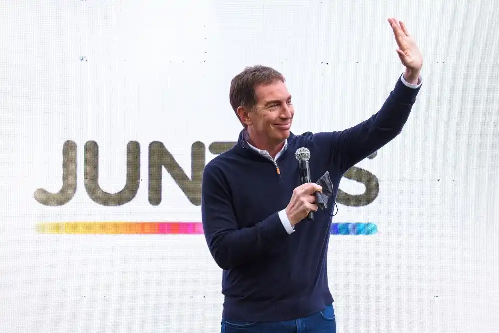 Santilli lanzó el primer spot de campaña: “A esas basuras que se quieren adueñar de la Provincia los voy a buscar a donde sea”