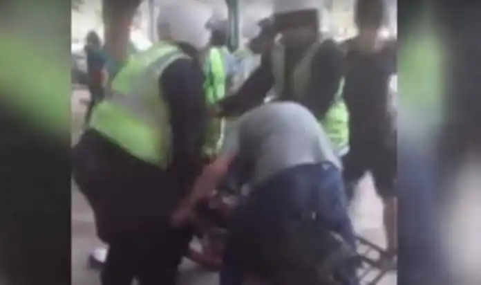 La violenta reacción de dos jóvenes cuando le secuestran la moto en Trenque Lauquen