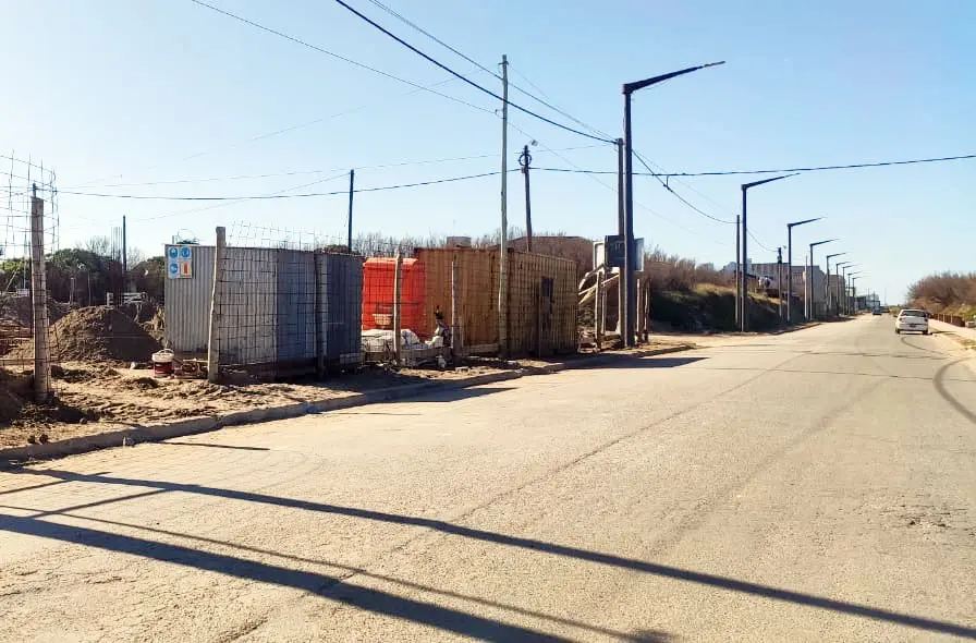 Quequén desarrolla su costa y Necochea continúa a la espera