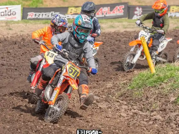 Fermín Gómez deslumbra en la pista santafesina