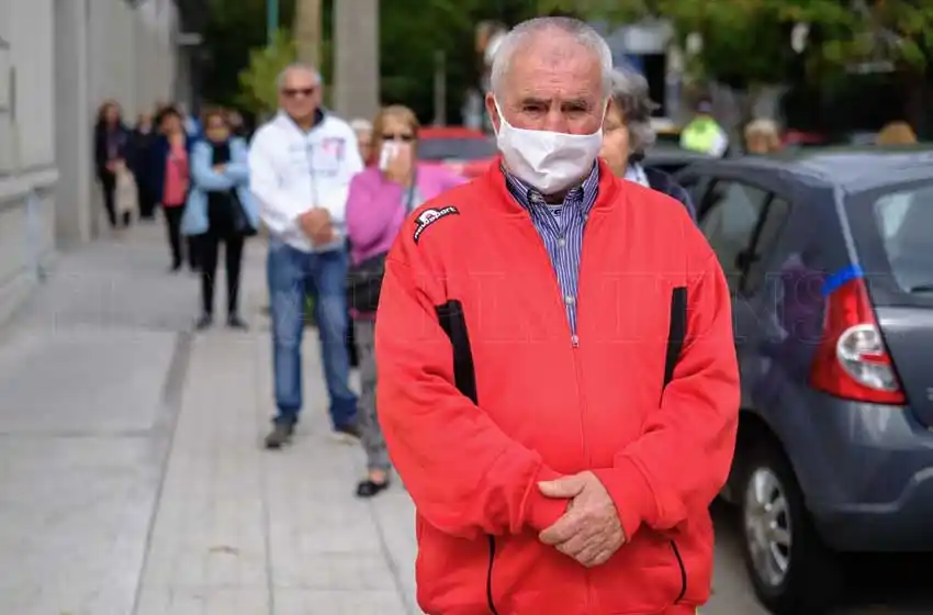 El libre albedrío marplatense, como si el barbijo fuera un escudo inmunizante