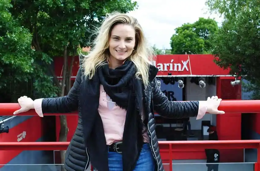 Carolina Minella, la voz del tango actual cantó en Espacio Clarín