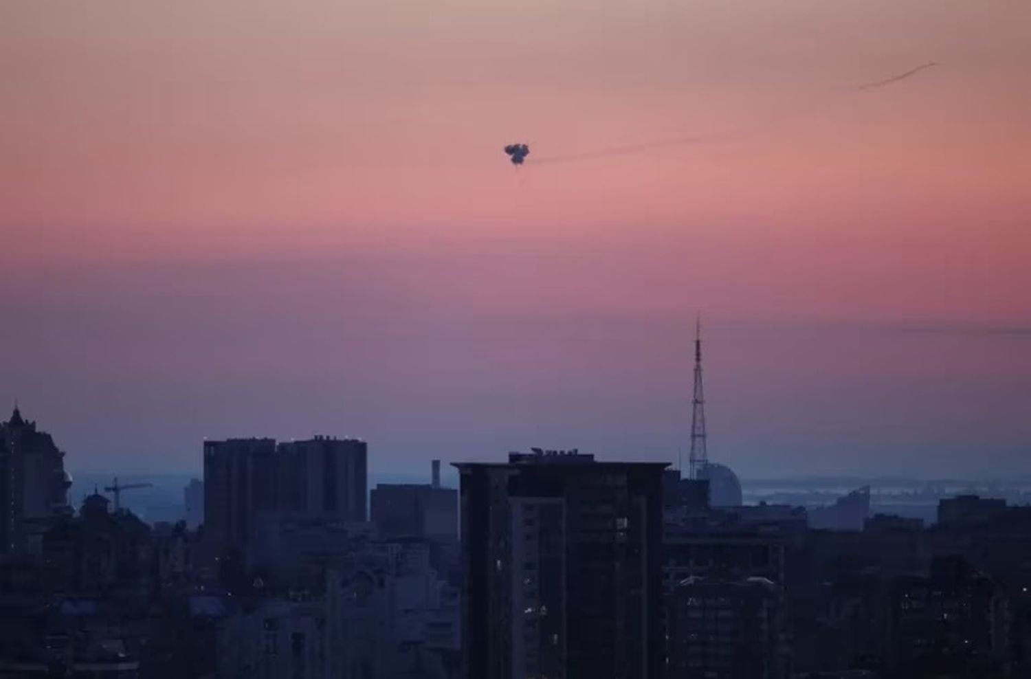 Rusia bombardeó un aeródromo en el centro de Ucrania