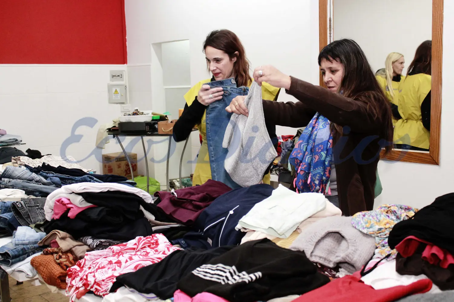 Se puso en marcha con éxito la tercera feria de la Rueda femenina del Club Rotario
