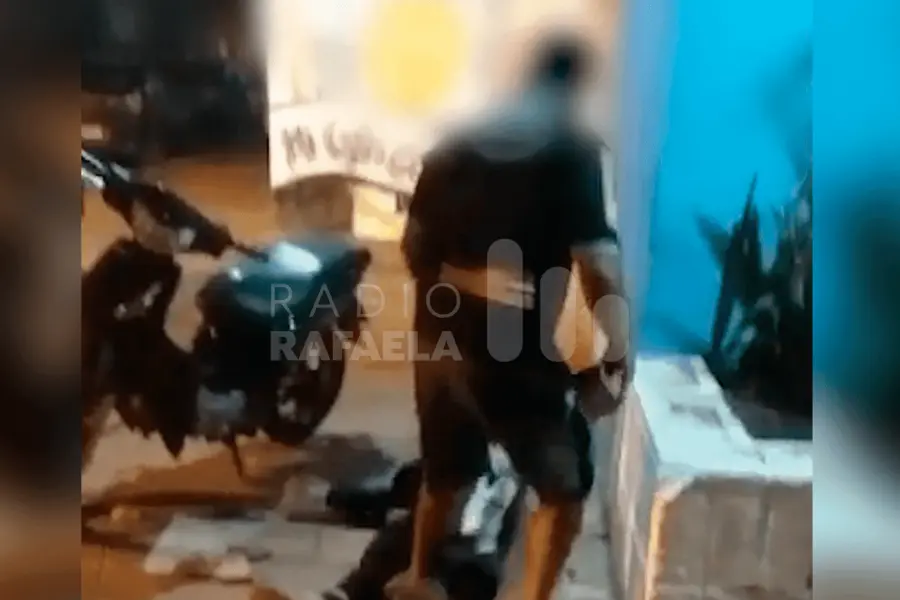 Imágenes sensibles: una discusión fuera de la cancha de Atlético terminó con un simpatizante noqueado de un golpe 