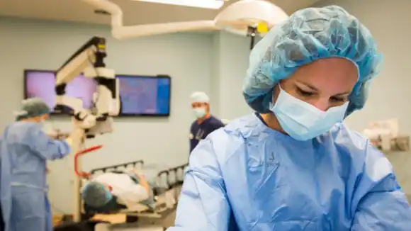 DE SUS PROPIOS BOLSILLOS: venezolanos son los que más gastan en salud en la región