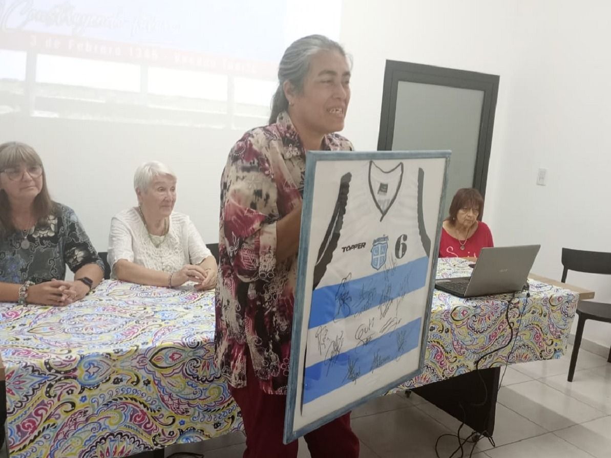 Silvia Vega, de CDC Mimarte durante el lanzamiento de bono. Foto: Sur24.