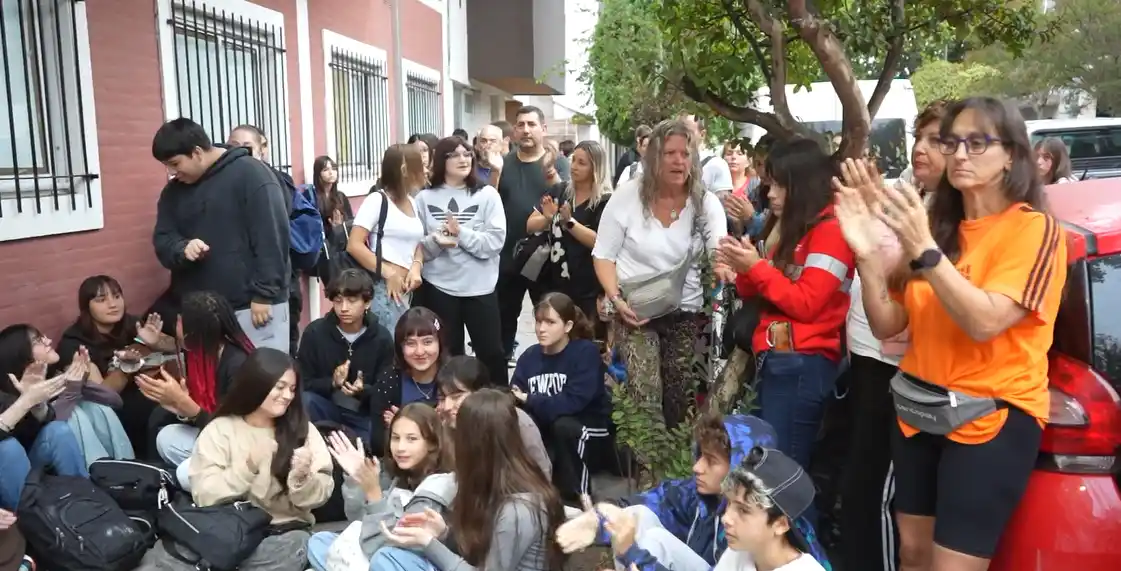 Violencia escolar sentada escuela 38