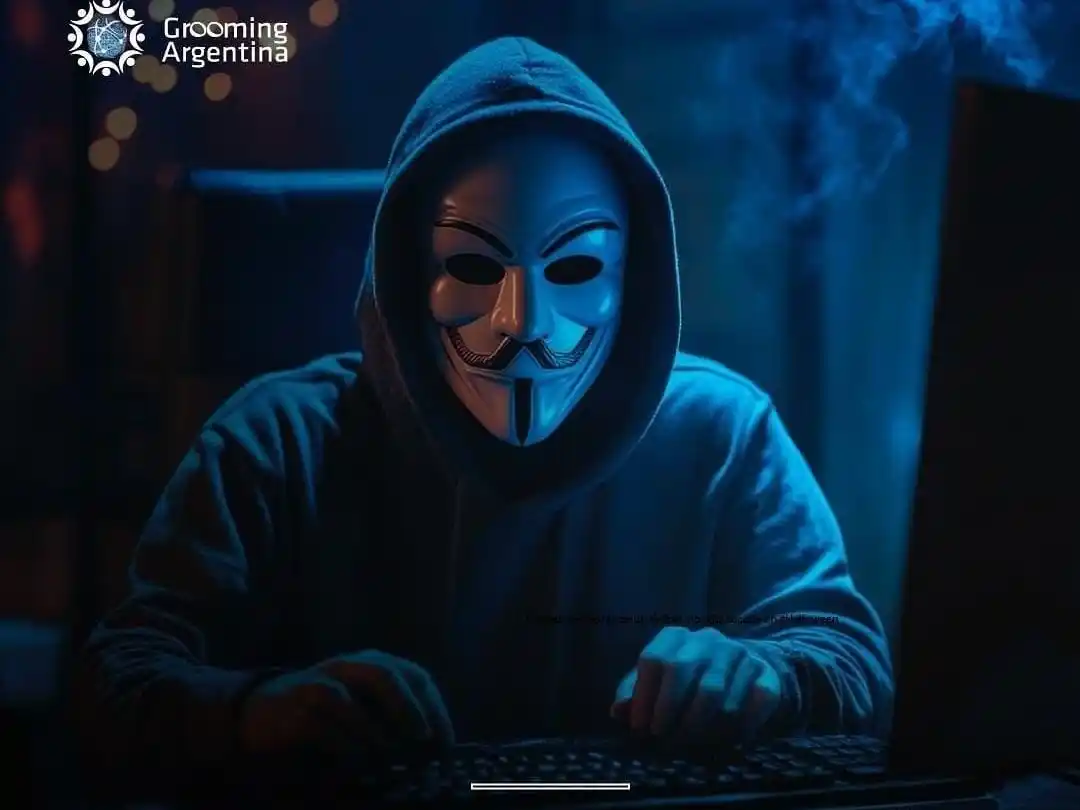 Esconderse detrás de un disfraz no solo sucede en Halloween.