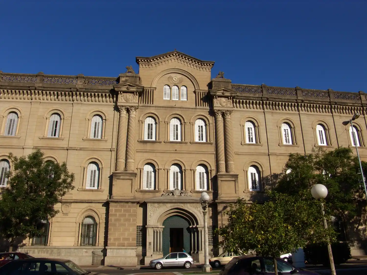 Alertan por despidos de docentes privados