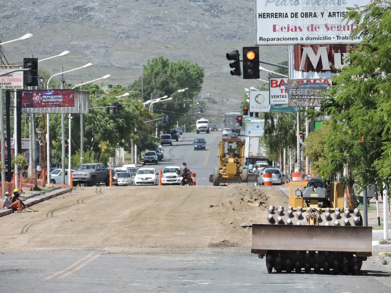 Avanzan los trabajos de repavimentación de la avenida Buzón