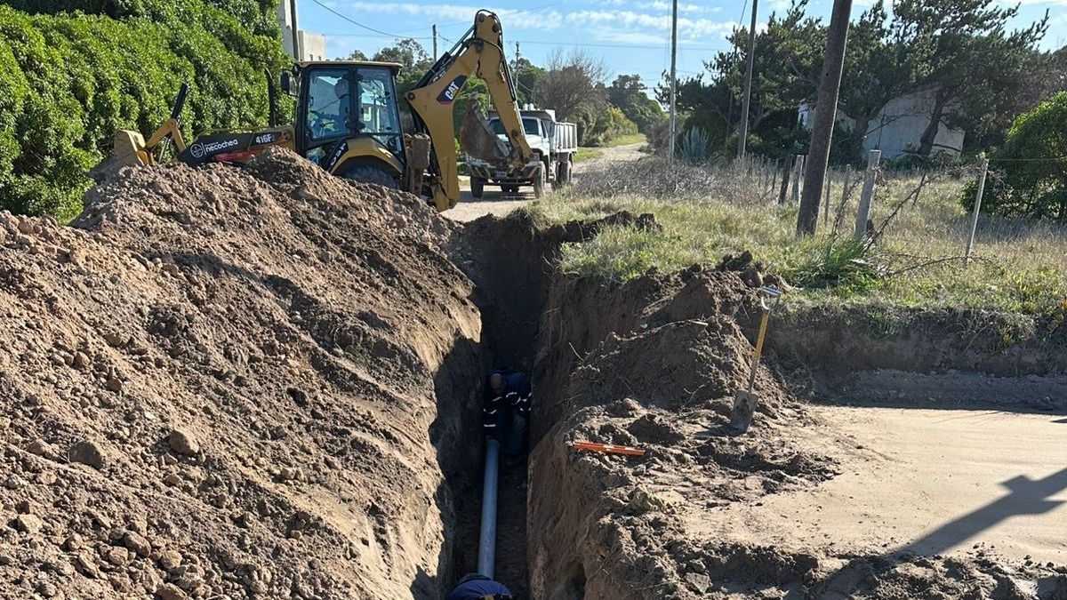 Se avanza con servicios básicos para los vecinos con una nueva obra de cloacas en Quequén