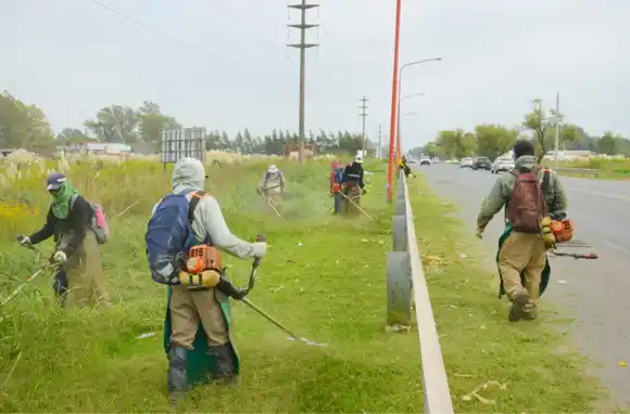 Inician los trabajos de desmalezado de calzadas de las rutas provinciales en Santa Fe