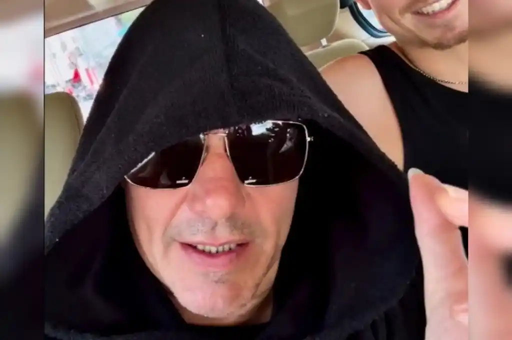 El músico grabó un video para sus fanáticos