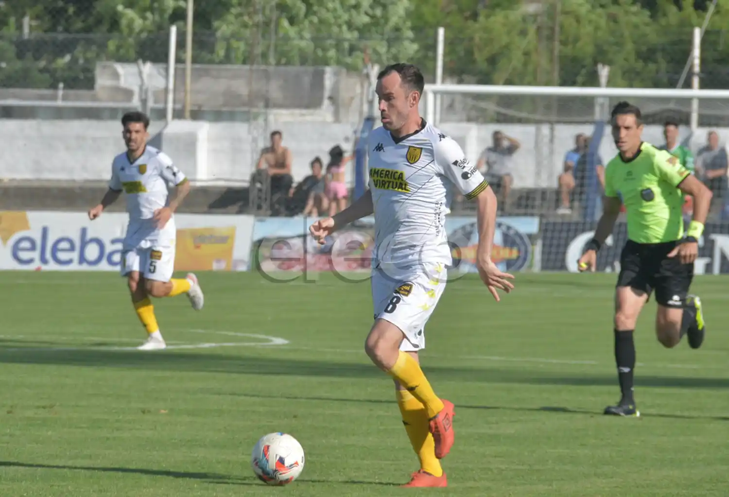 Vernetti viene de ser titular en Santamarina.