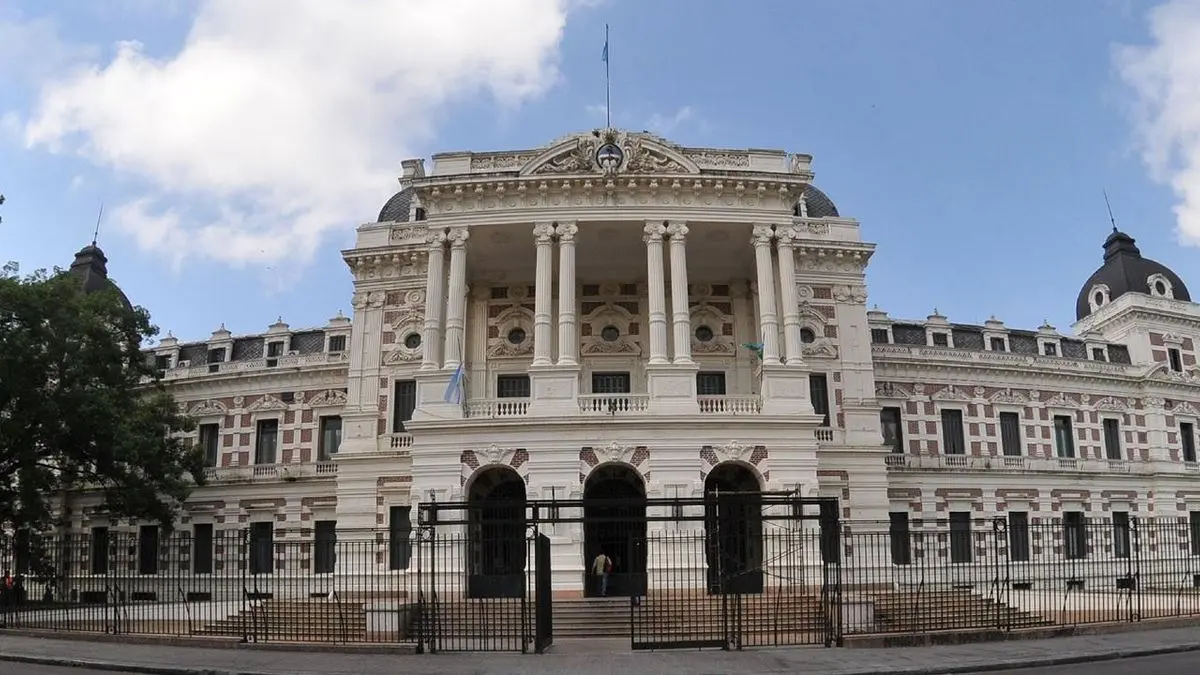 En medio del ajuste y la caída de recursos, la Provincia giró $13.010 millones a municipios: "El interior está golpeado"