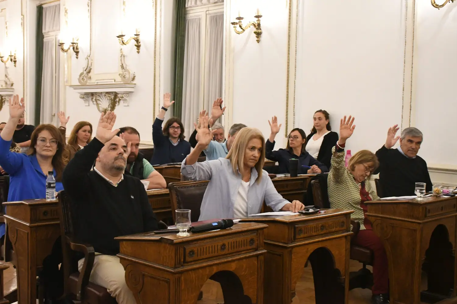 Tasas: La oposición rechazó la suba del  85 por ciento y aprobó que sea del 33