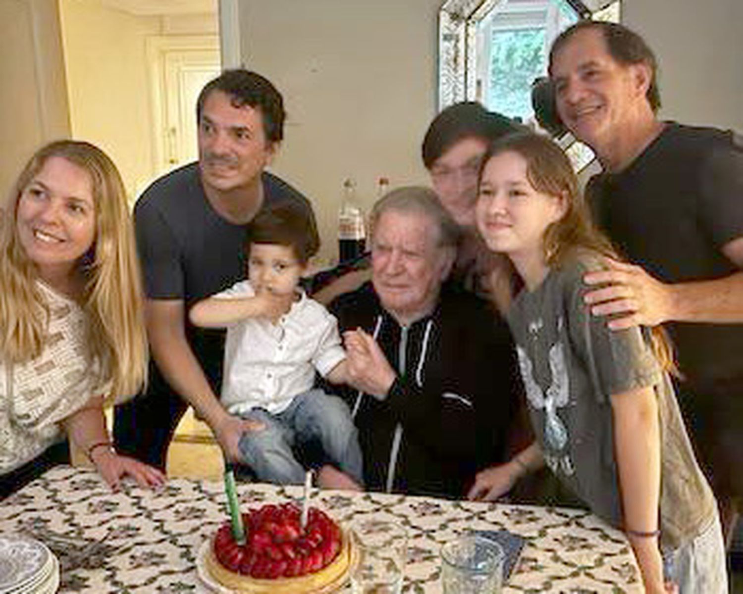 Celebración. Arturo Puig festejó sus 80 años rodeado de sus afectos más cercanos