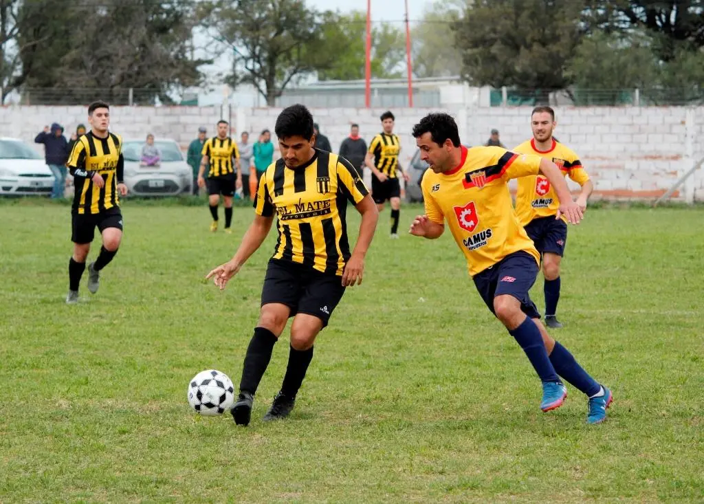 El Nacional sigue arriba