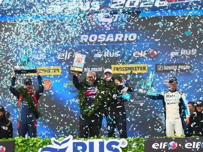 El podio en Rosario, con el tandilense Pernía.