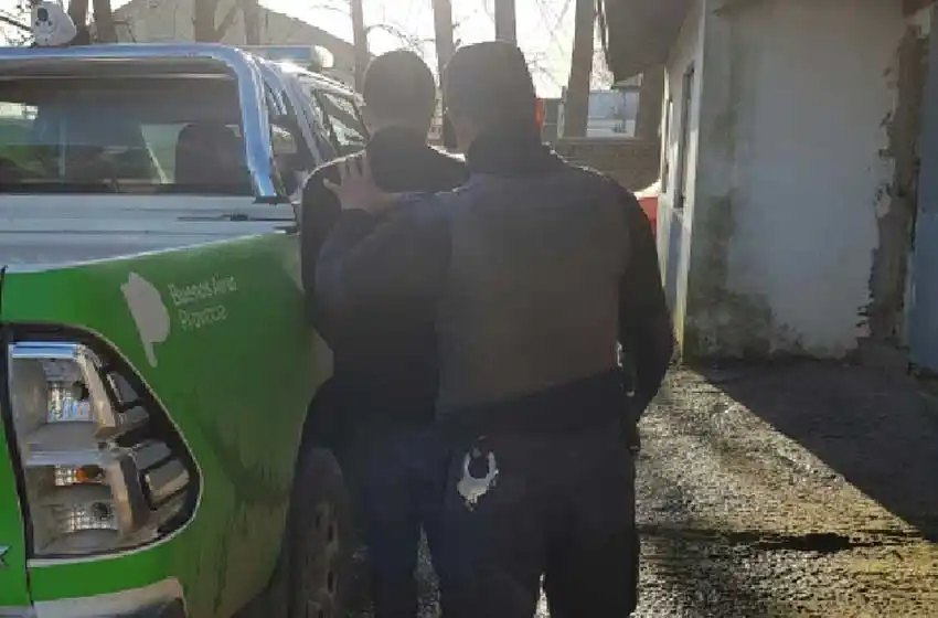 Entró a la casa de su ex, la amenazó y se encerró con su bebé