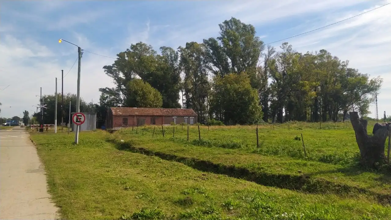 Paso a nivel de Juan de Garay, Río Tala