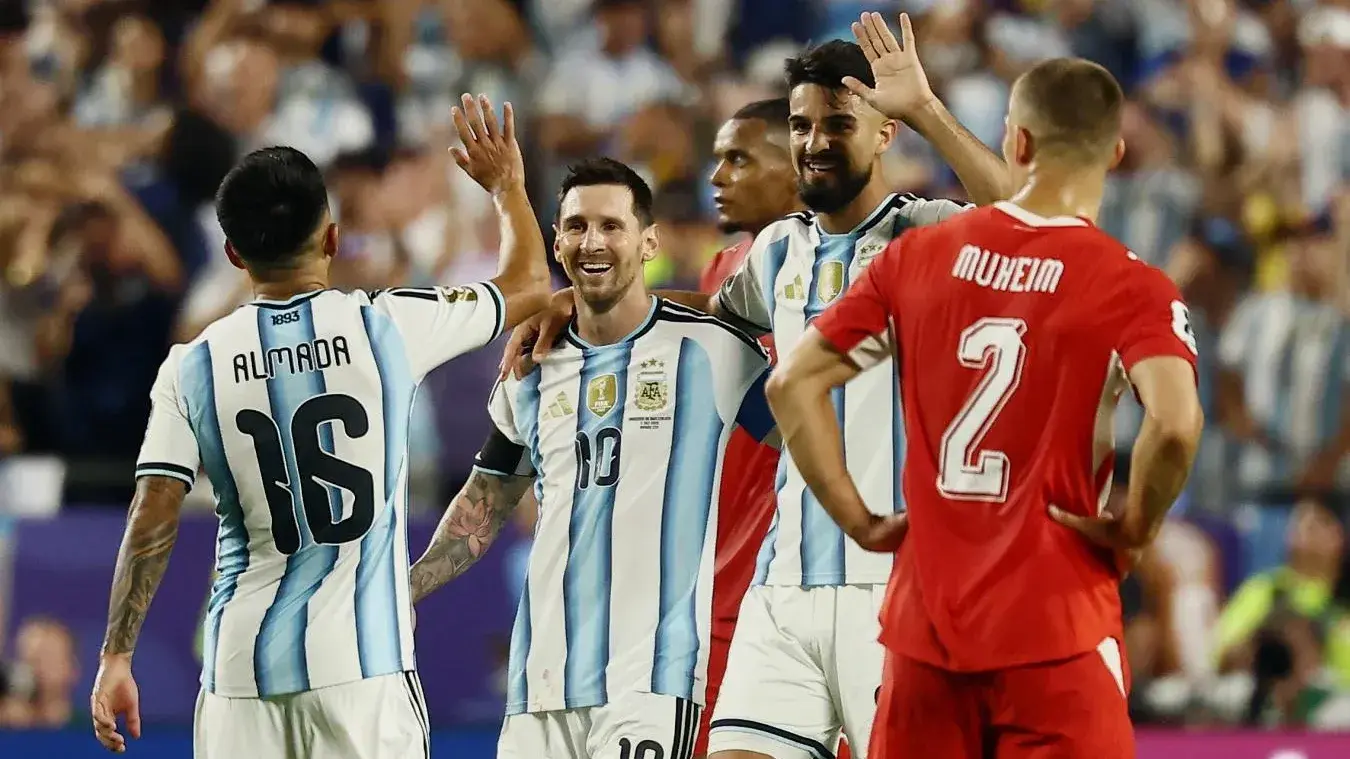Argentina viene de eliminar a Suiza en los cuartos de final del Mundial y se mide ante Inglaterra