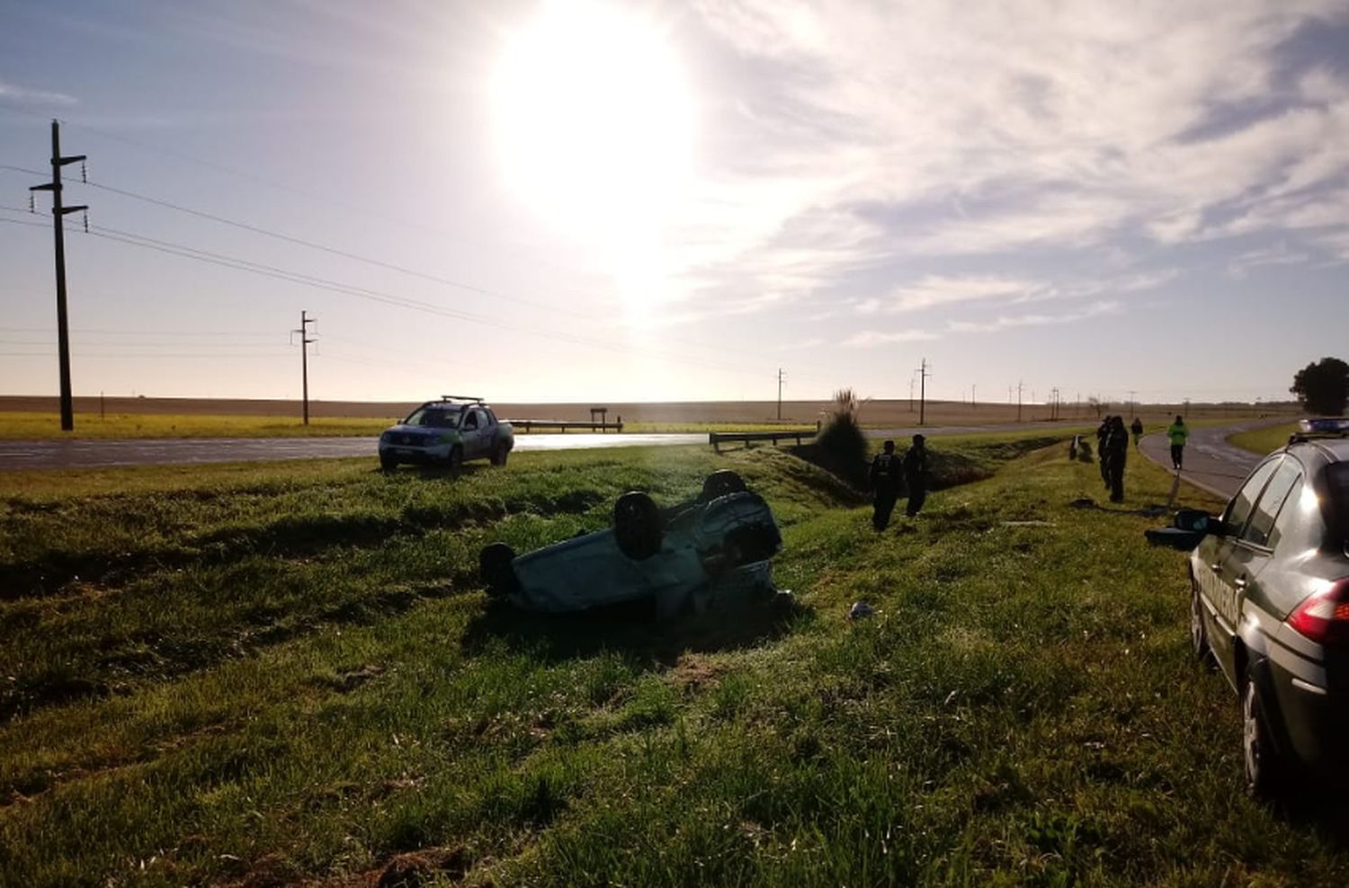 Un hombre murió tras despistar y volcar su auto en la ruta 226